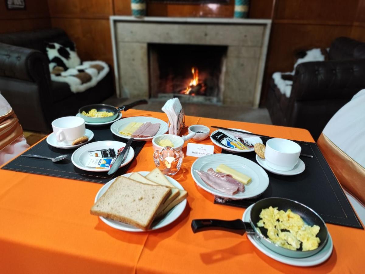 Bed & Breakfast Dallas Housen 3*