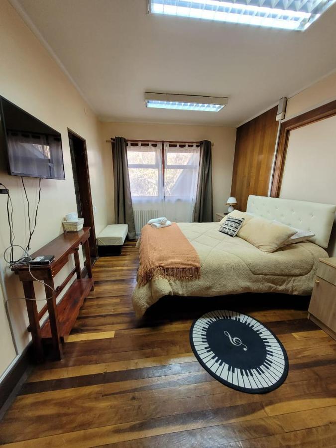 Bed & Breakfast Dallas Housen 3*